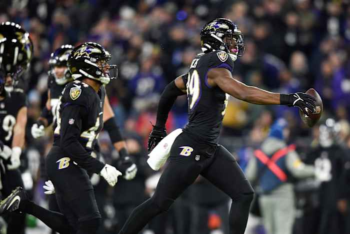Several rookies shined during week 12 of the 2021 NFL season. What rookies were the highlights of the NFL weekend? Read more to find out.